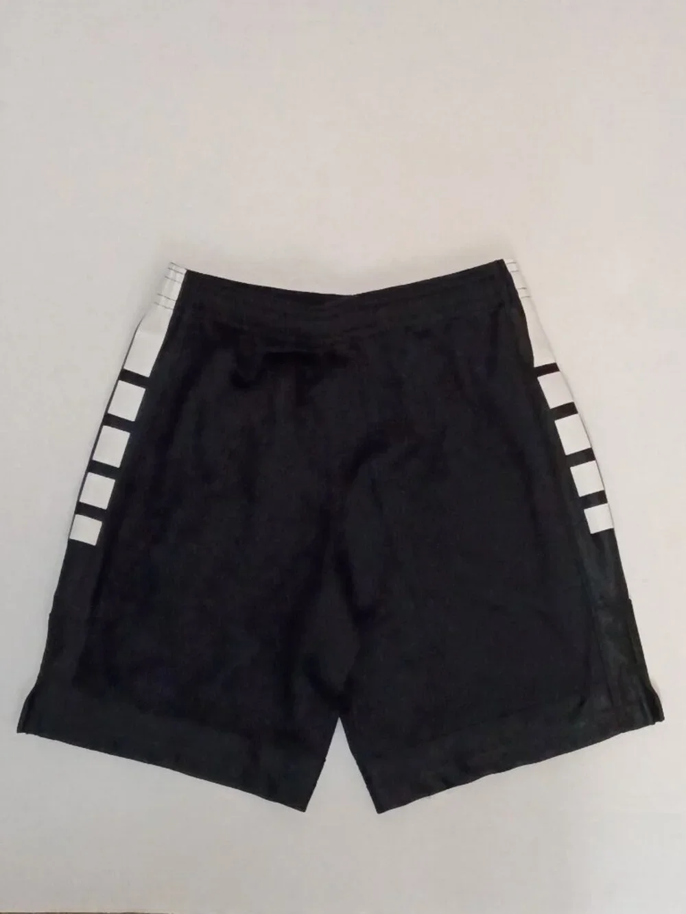 Nike Dri-FIT Boys Athletic Shorts 5/6Y Black White Stripe